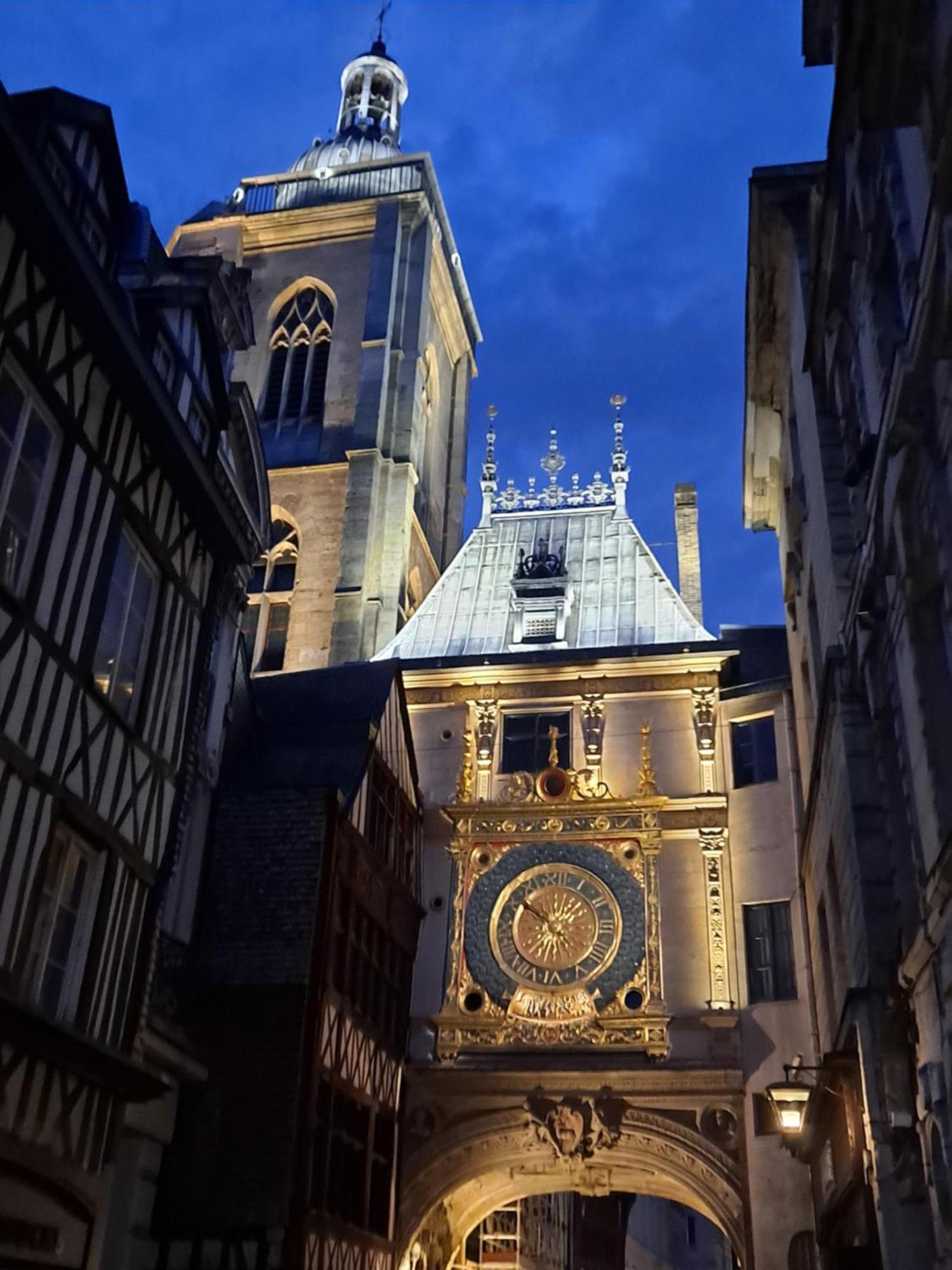 Sous Les Etoiles - Dans Le Plus Haut Gratte-Ciel Avec Garage Prive Rouen Luaran gambar